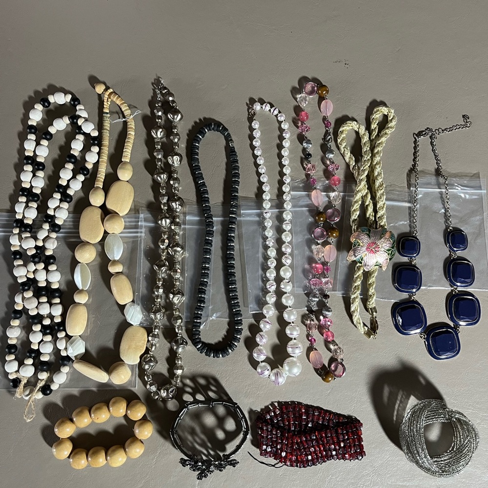 Crafters Jewelry Bundle - Junk Jewelry - Some Ready To Wear Pieces. Lot 3